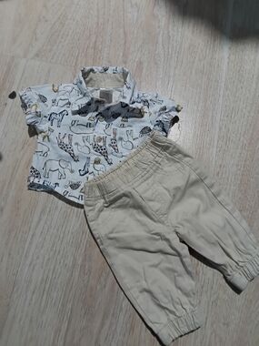 Kids Safari Print Button-Front Shirt and Cream Pants Set